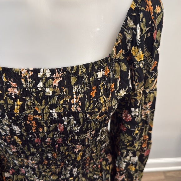 White Birch Small Black and Orange Smocked Fitted Blouse - Picture 2 of 7